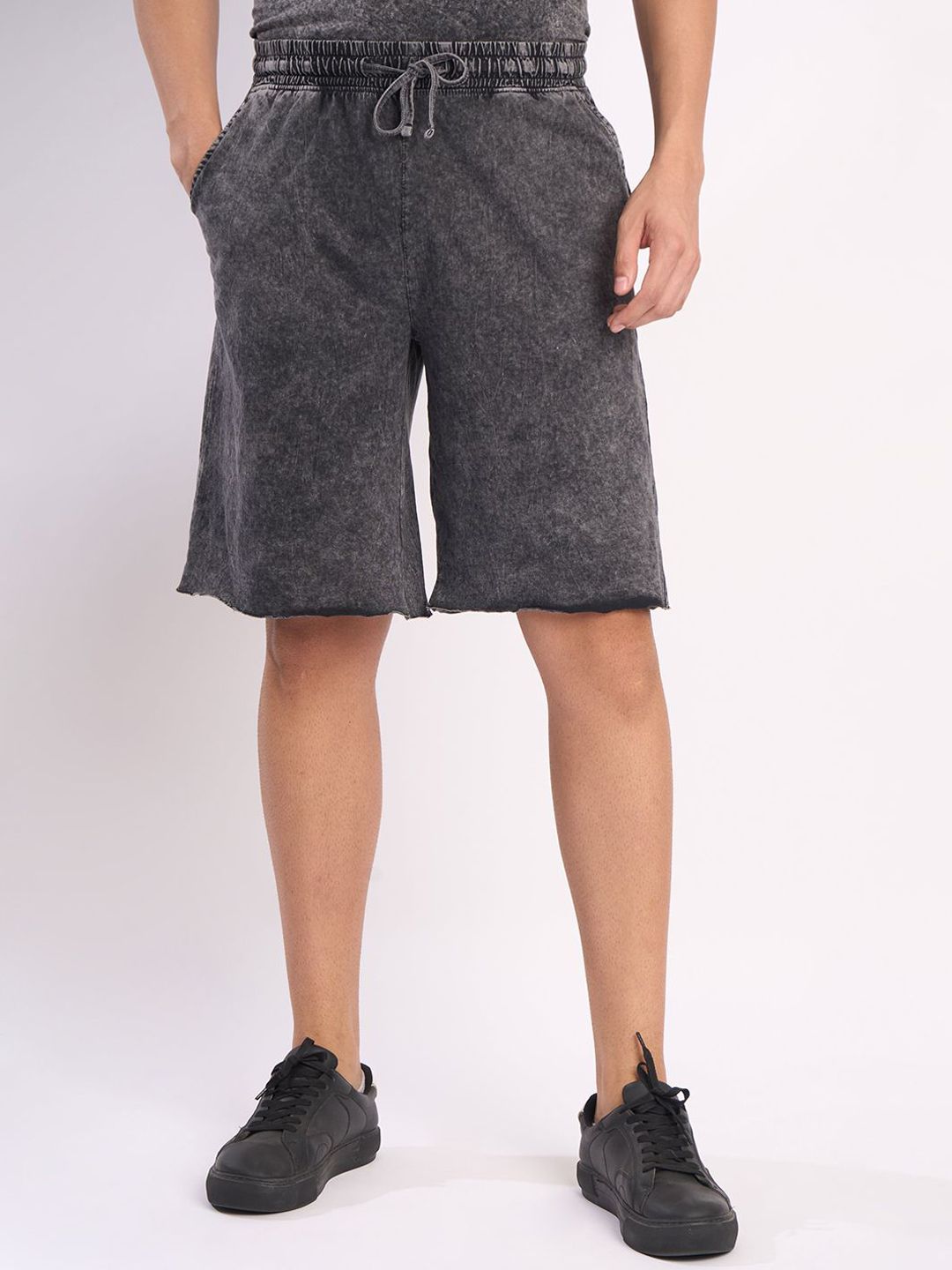 Bene Kleed Men Washed Raw Edge Shorts