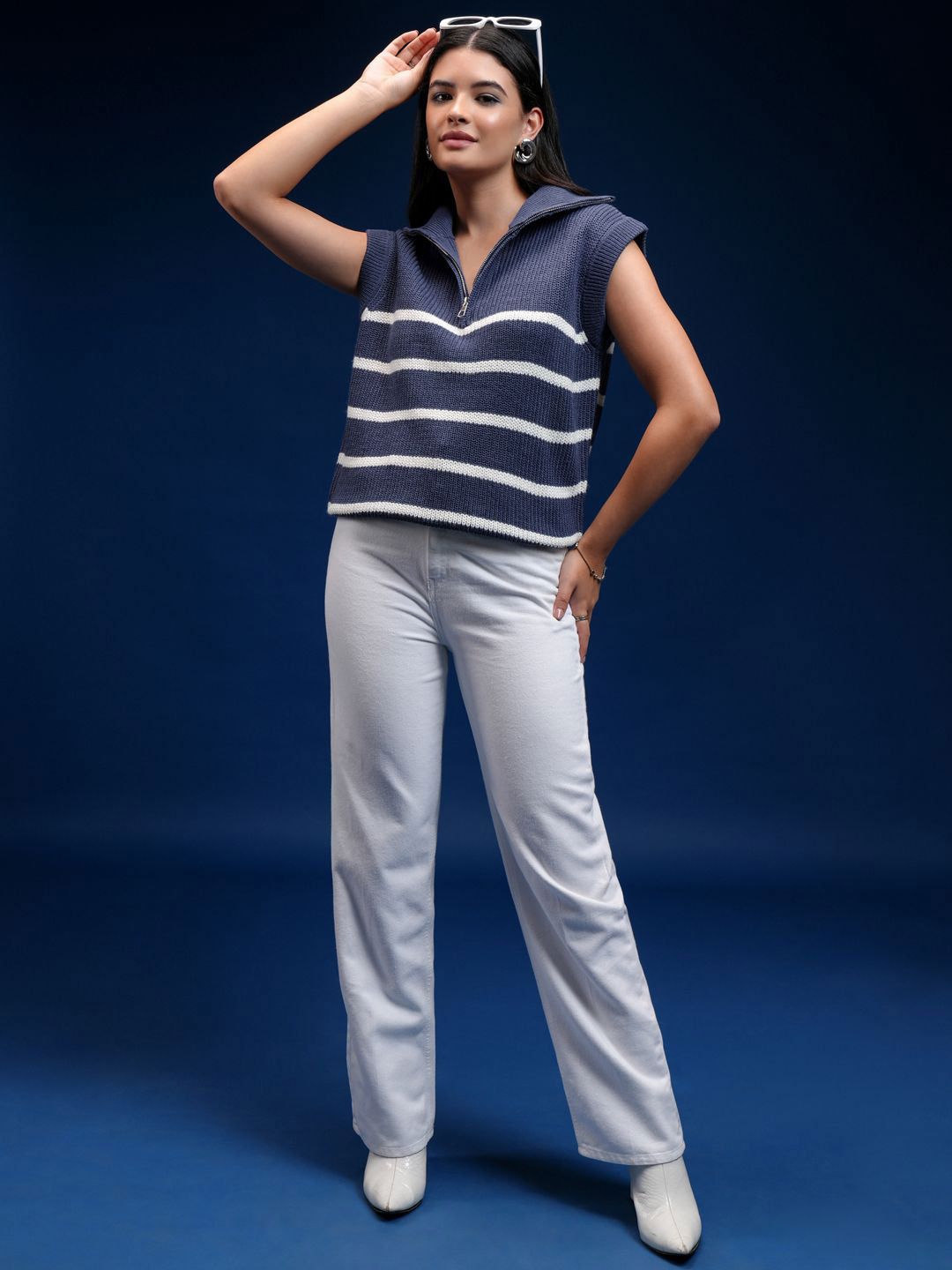 Tokyo Talkies Women Cable Knit Striped Sleeveless Pullover