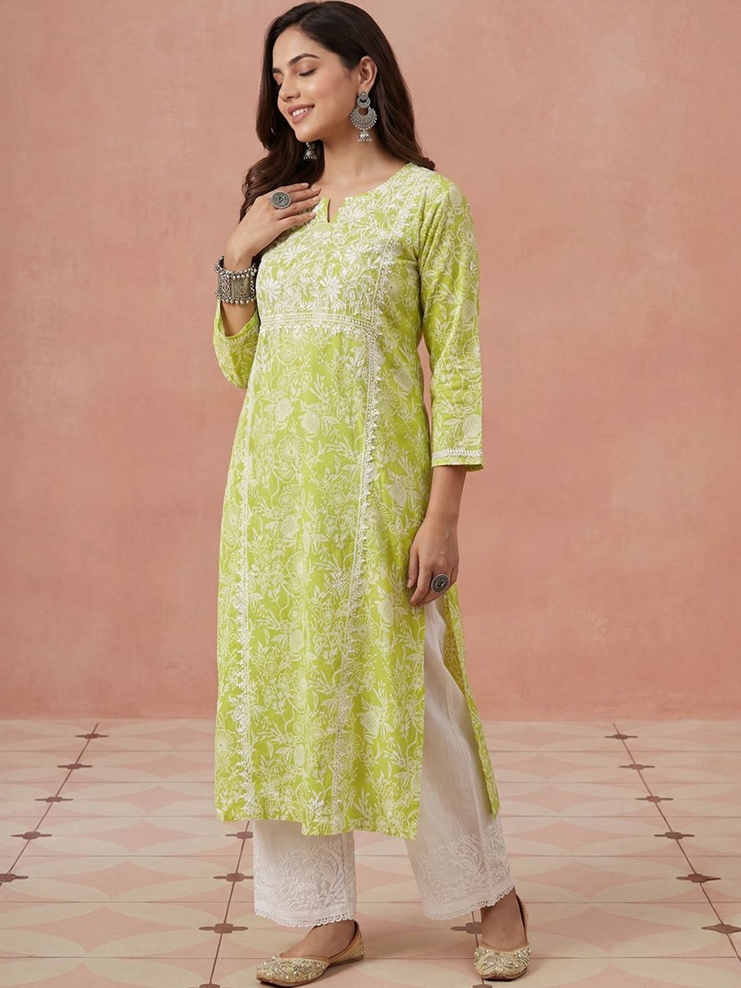 House of Chikankari Women Floral Embroidered Chikankari Kurta