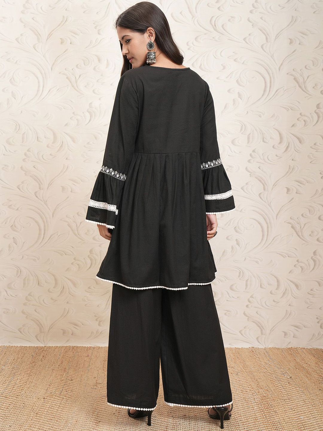 Vishudh Floral Embroidered Regular Thread Work Pure Cotton Kurta with Palazzos