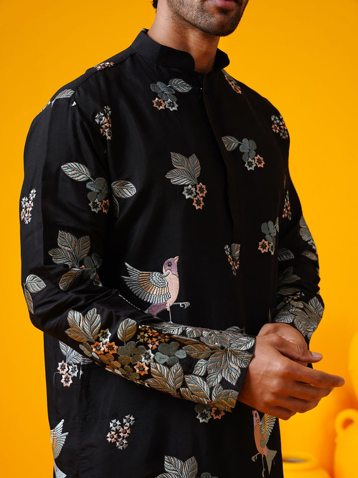 SOJANYA LUXE Floral Embroidered Mandarin Collar Straight Kurta With Trouser