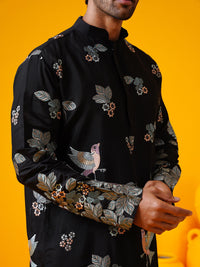 SOJANYA LUXE Floral Embroidered Mandarin Collar Straight Kurta With Trouser