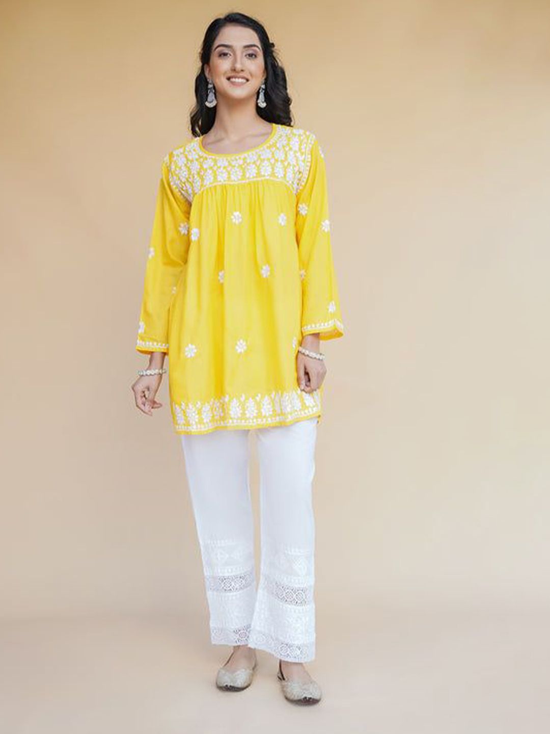 HOUSE OF KARI Floral Embroidered Round Neck Chikankari Pure Cotton Short Kurta