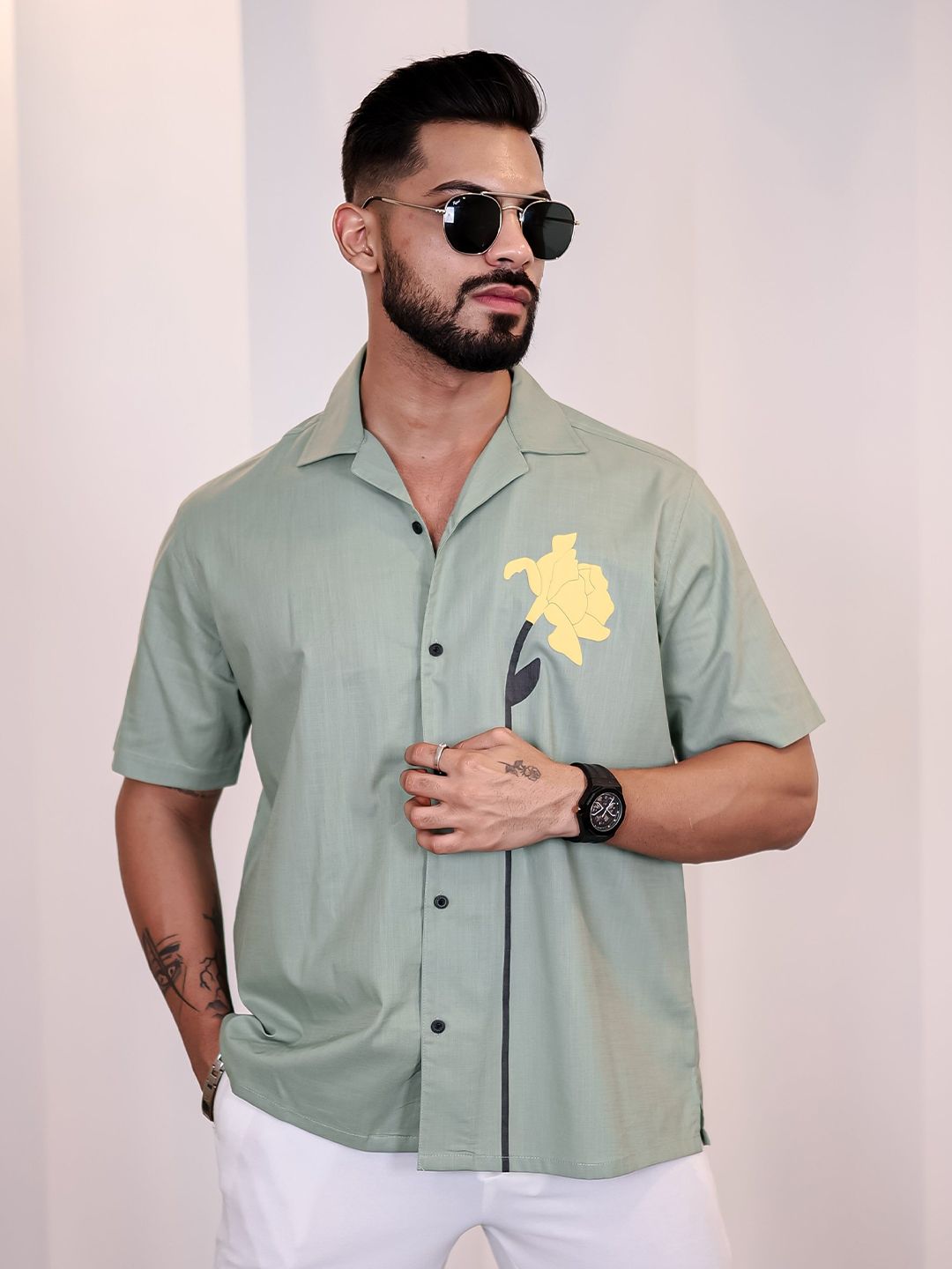 Eszett Men Floral Printed Spread Collar Cotton Casual Shirt