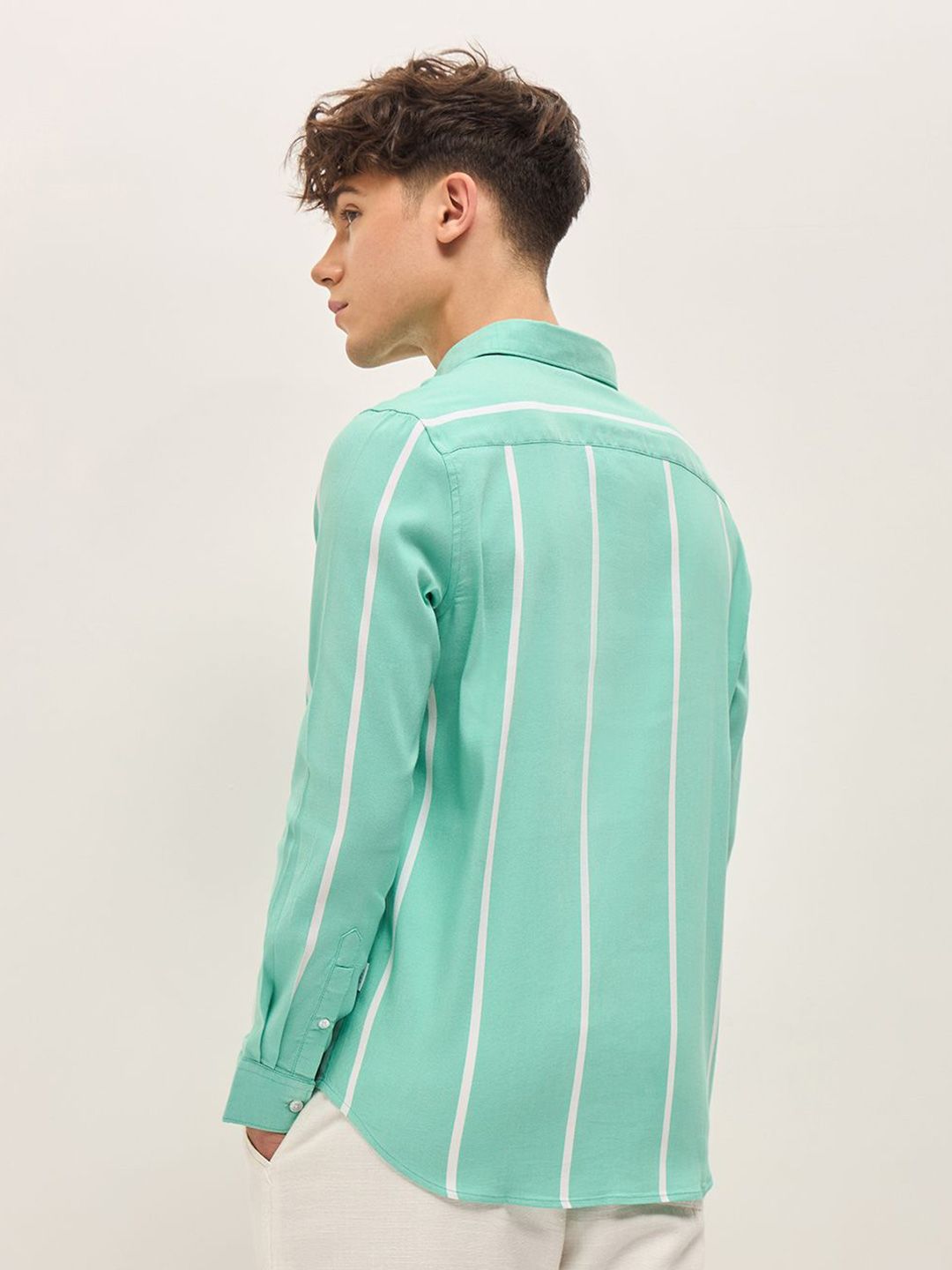 THE BEAR HOUSE Men Spread Collar Vertical Striped Cotton Slim Fit Casual Shirt