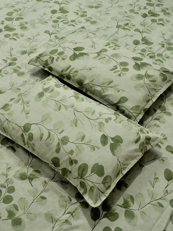 KLOTTHE Green Floral 300 TC King Bedsheet with 2 Pillow Covers