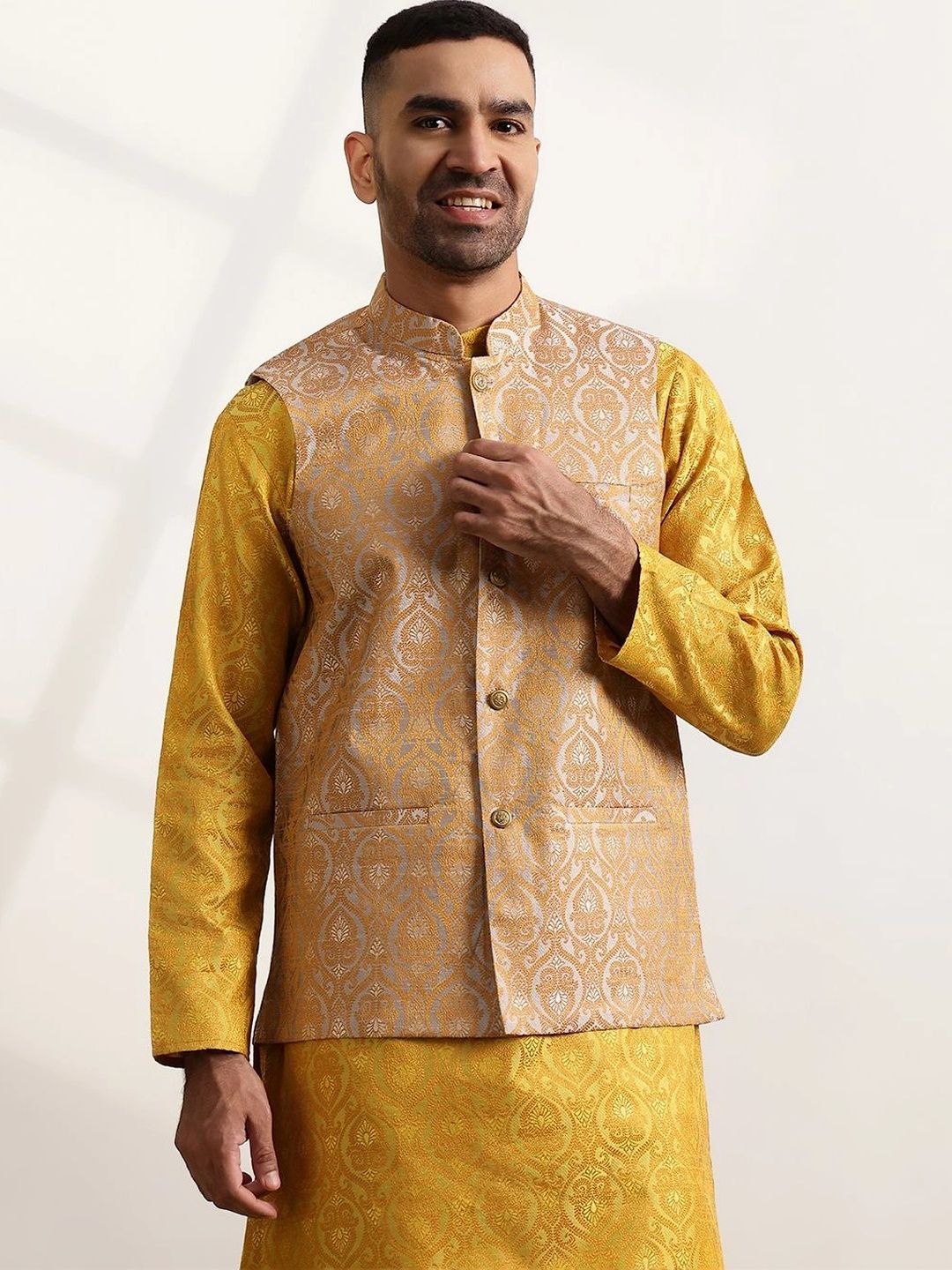 Jaket Nehru Brocade Rekaan Tenunan Anouk