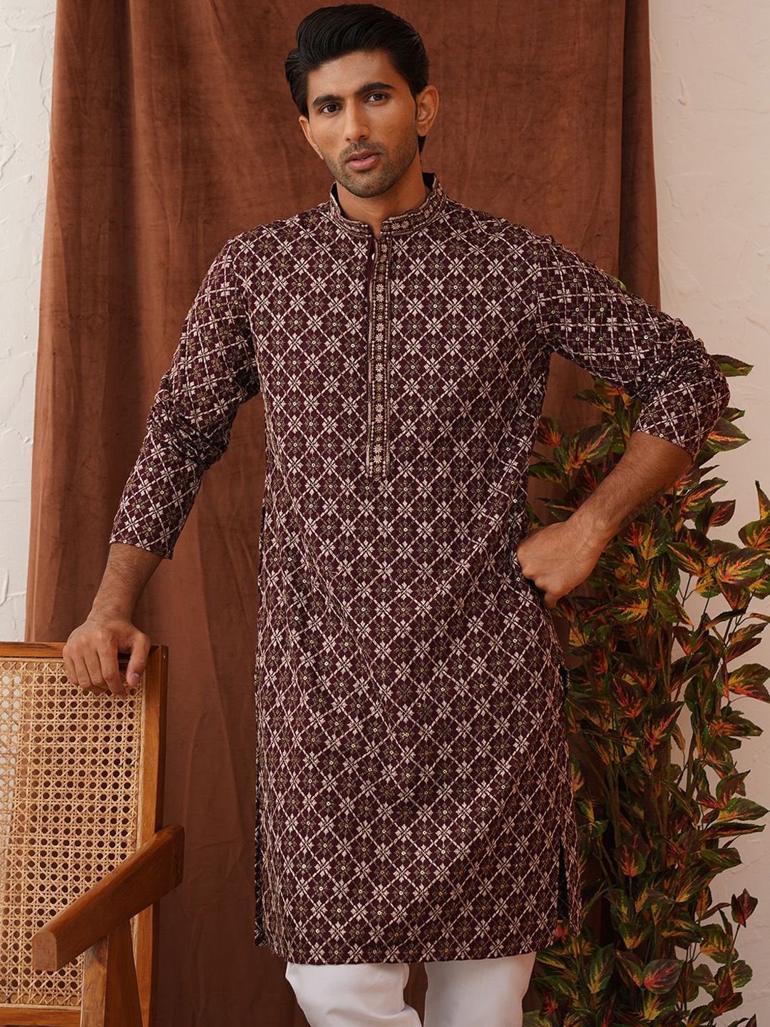 Jompers Men Embroidered Regular Sequinned Kurta with Pyjamas