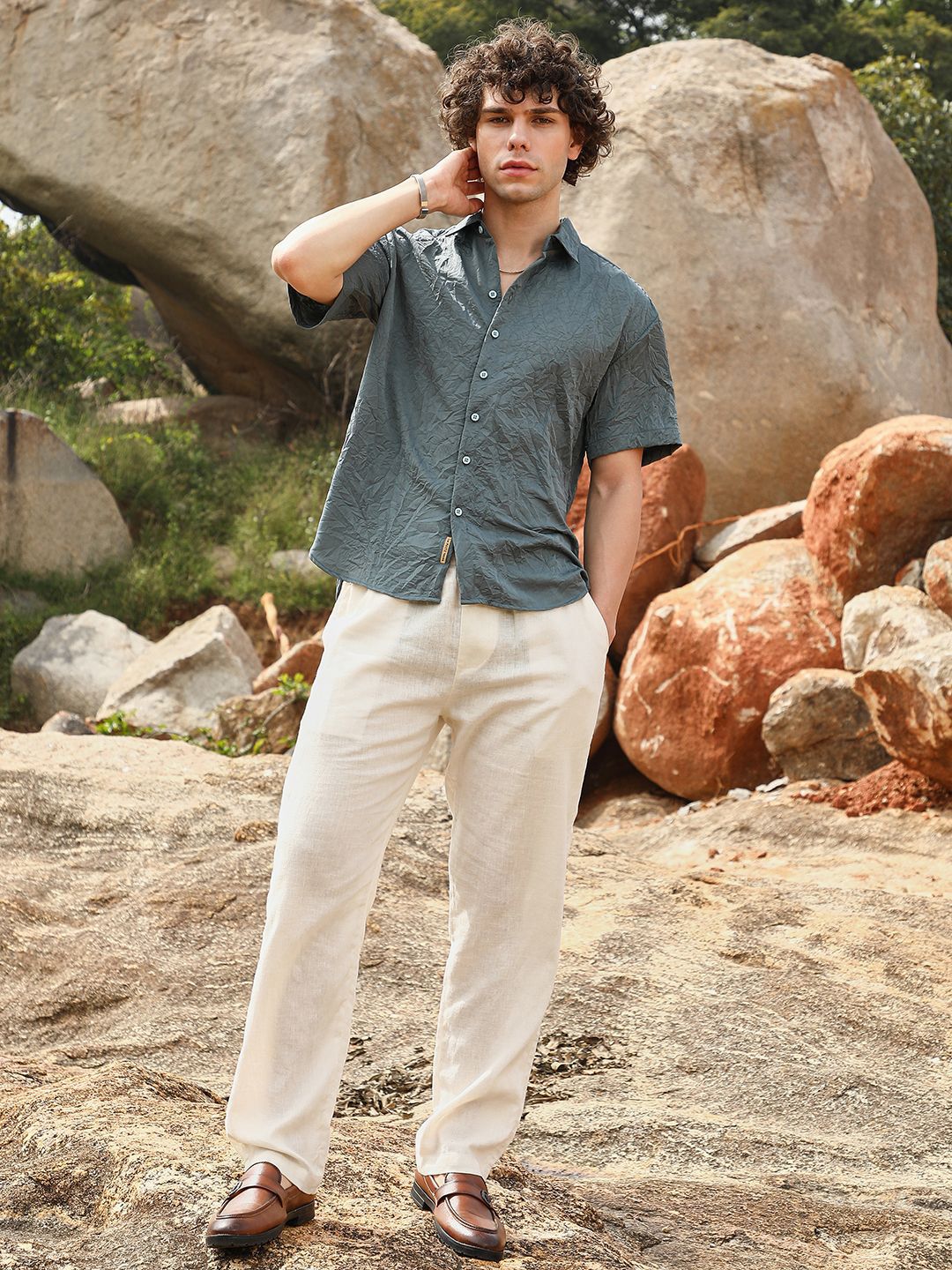 Campus Sutra Men Comfort Opaque Casual Shirt