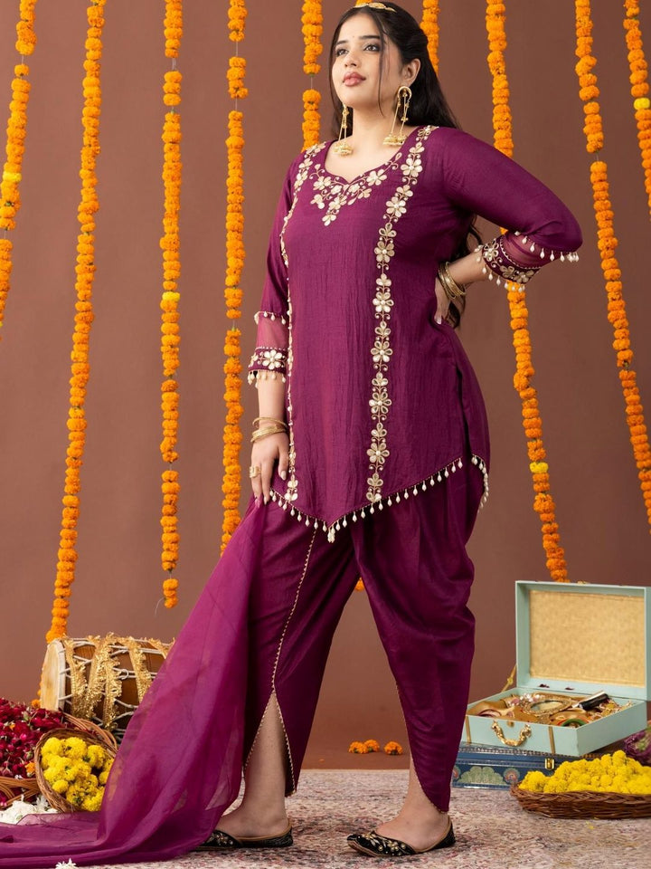 Mamicha Floral Embroidered Regular Kurta & Salwar With Dupatta
