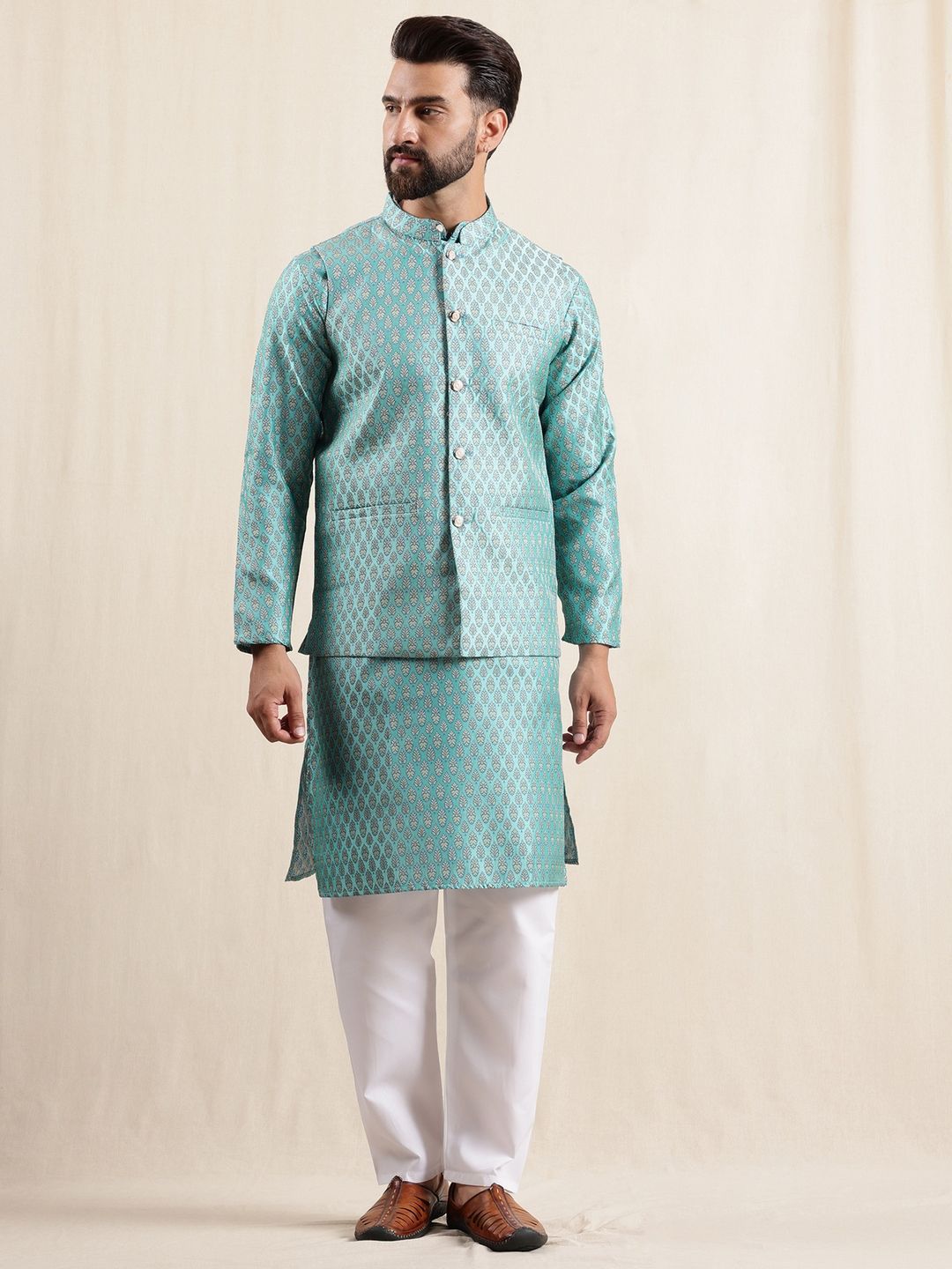 Anouk Ethnic Motifs Embroidered Mandarin Collar Jodhpuri Kurta With Pyjamas & Nehru Jacket