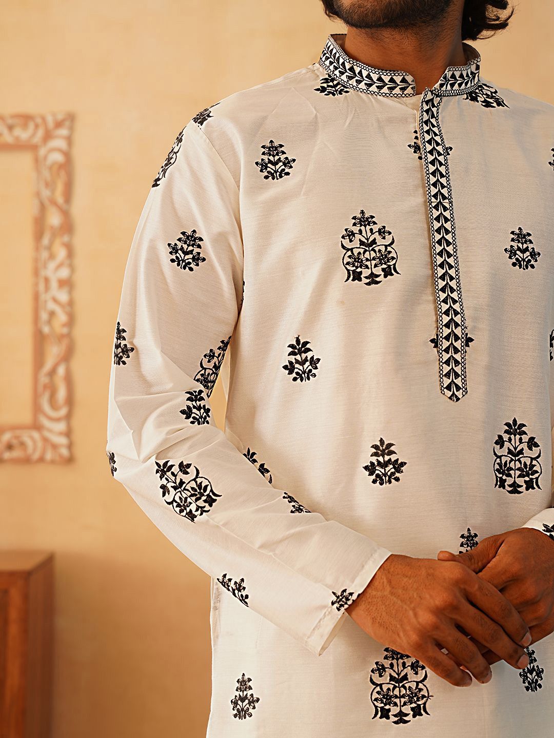 Jompers Floral Embroidered Mandarin Collar Thread Work Silk Kurta With Dupatta