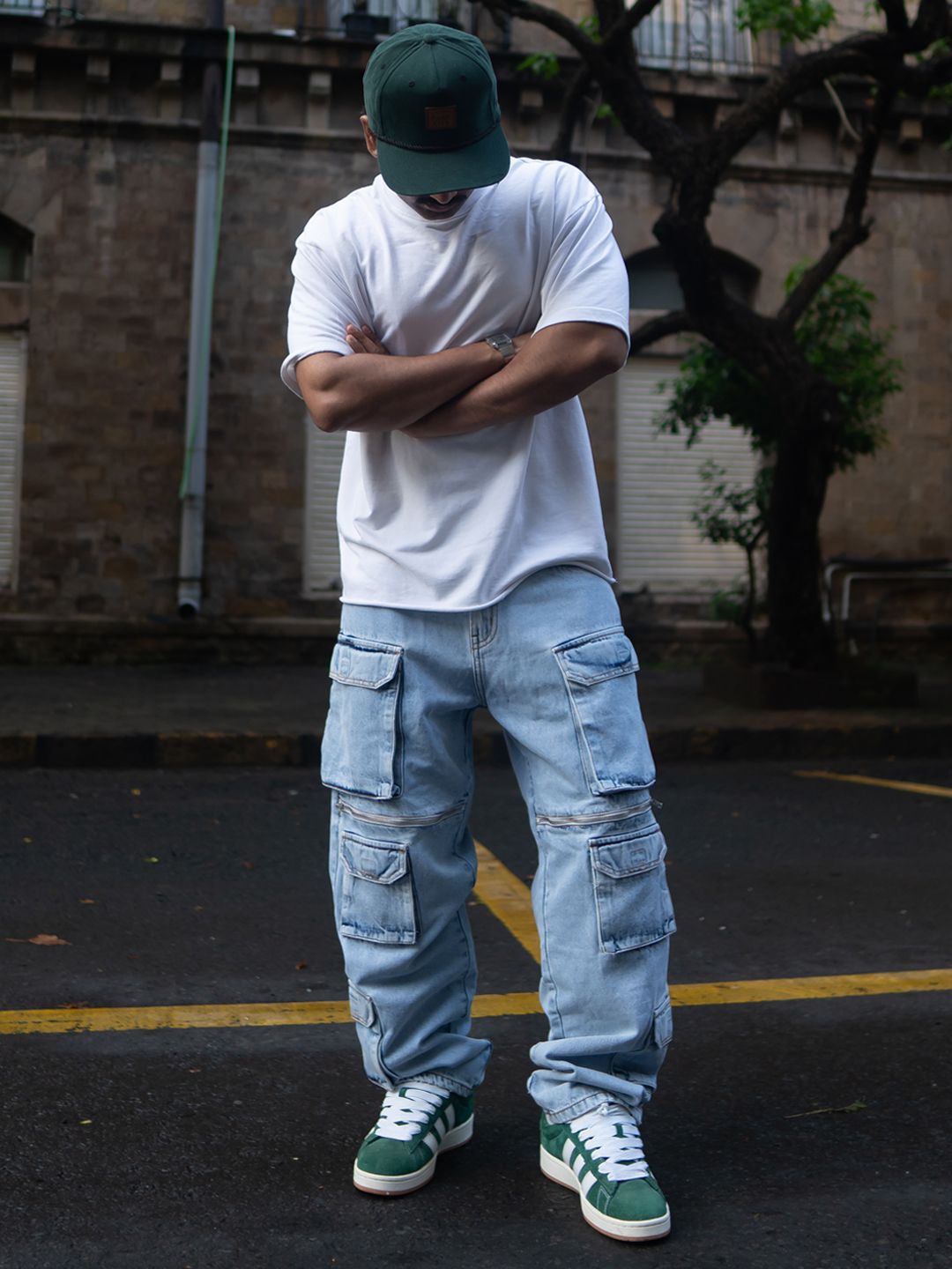 Powerlook Men Baggy Fit Mildly Distressed Light Fade Cotton Jeans