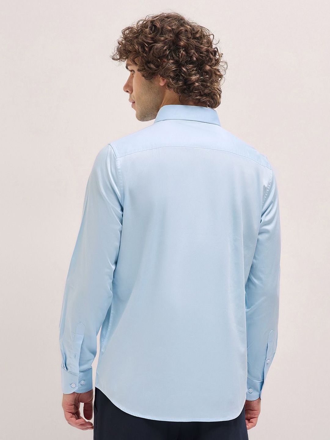 THE BEAR HOUSE Men Spread Collar Solid Cotton Tailored Fit Formal Shirt