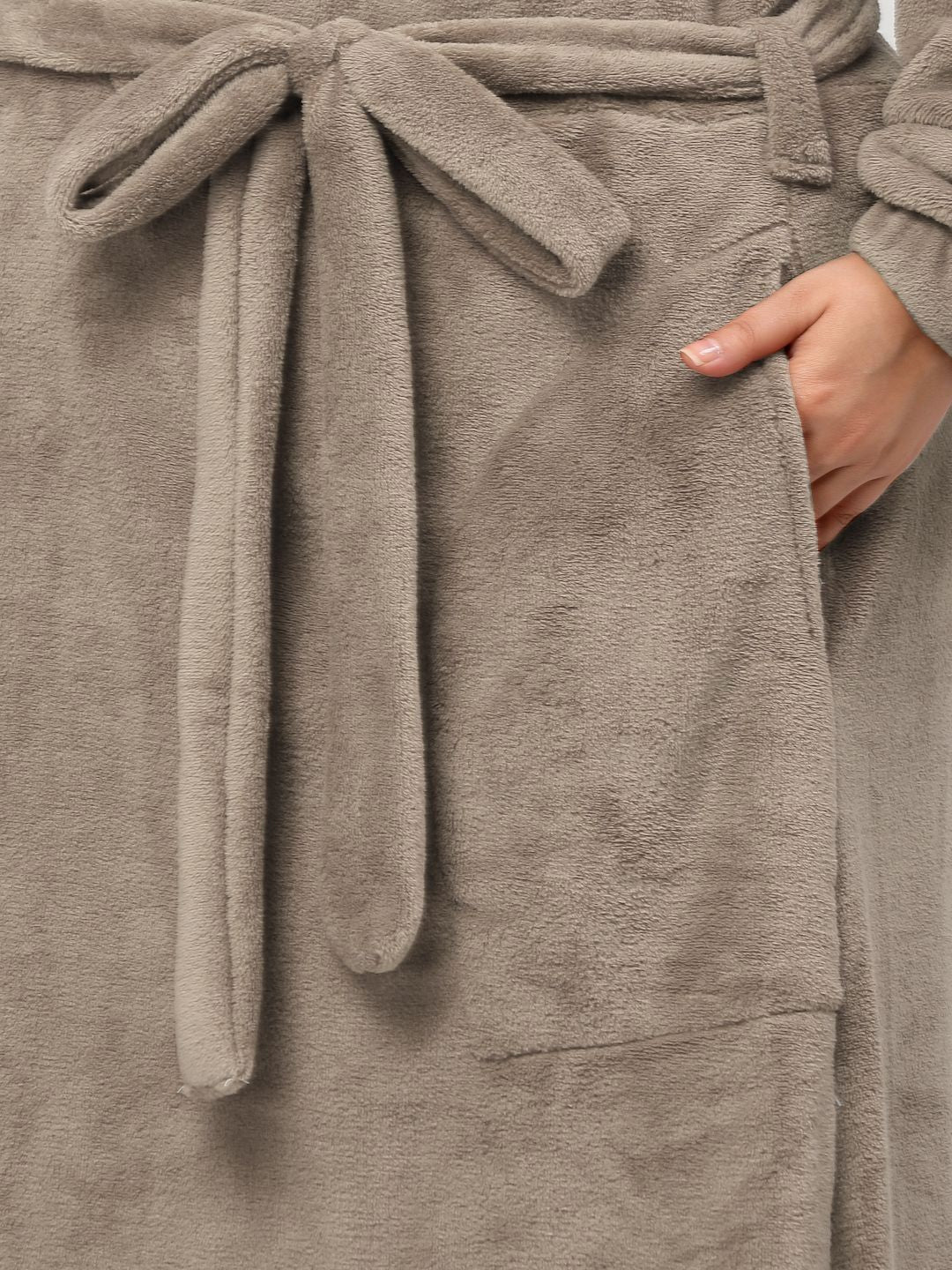 KLOTTHE Plus Size Brown Woollen Long Sleeves Bath Robe With Belt