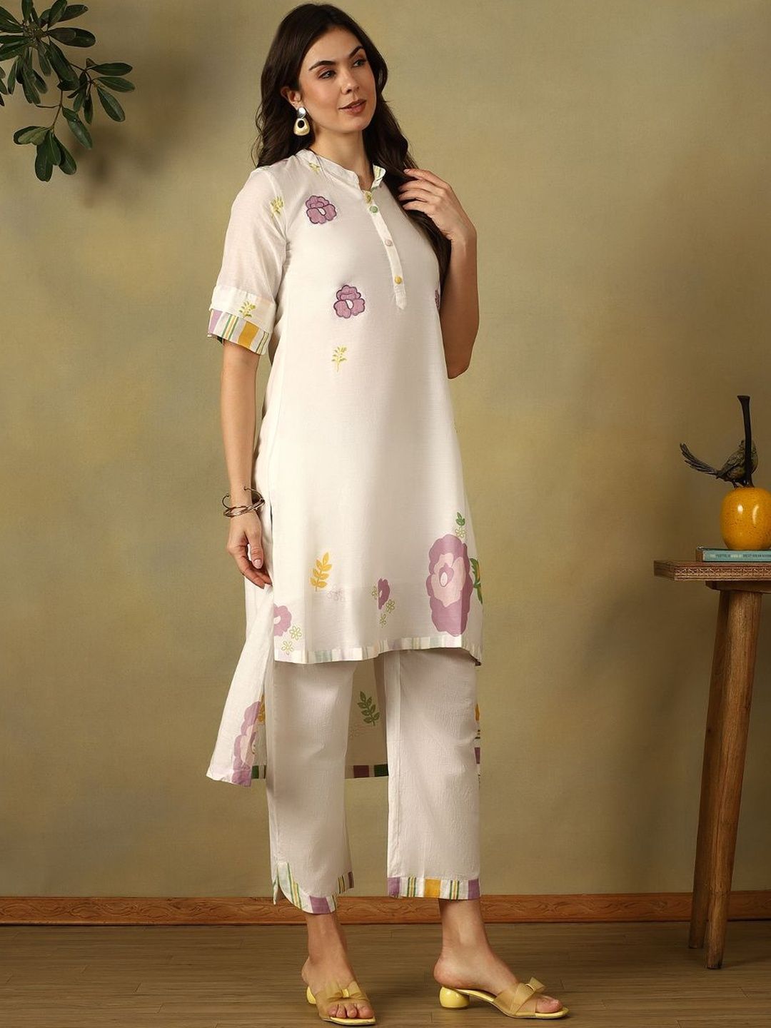 Mamicha Women Floral Printed Regular Pure Cotton Kurta with Trousers
