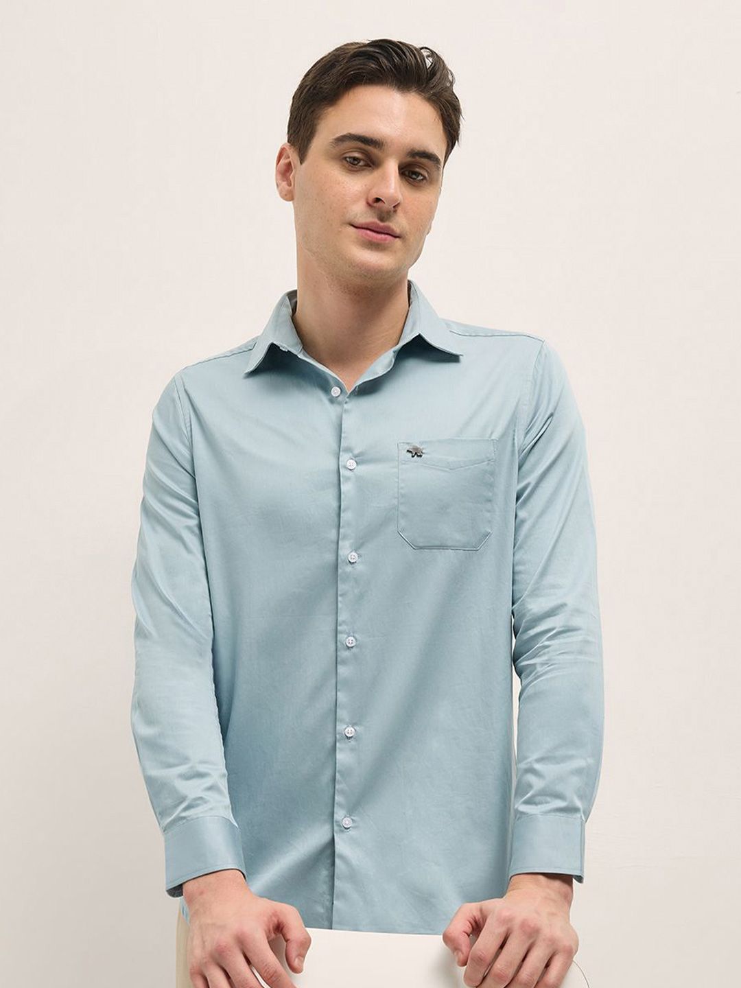 THE BEAR HOUSE Men Spread Collar Solid Cotton Tailored Fit Formal Shirt