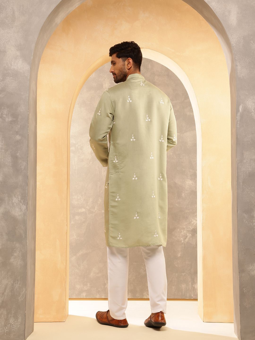 Anouk Geometric Embroidered Band Collar Thread Work Cotton Silk Straight Kurta