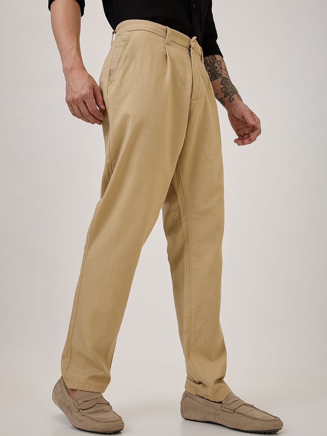 SPYKAR Men Cotton Pleated Regular Trousers