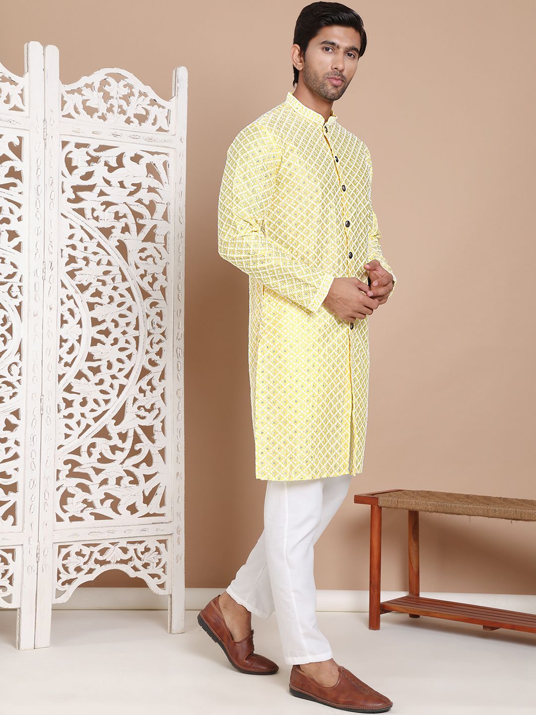 Jompers Men Embroidered Regular Sequinned Kurta with Pyjamas