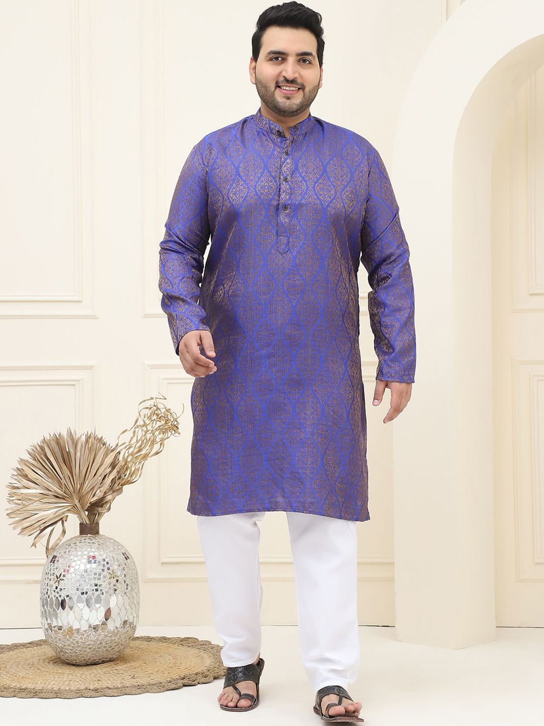SOJANYA PLUS Plus Size Woven Design Kurta with Pyjama