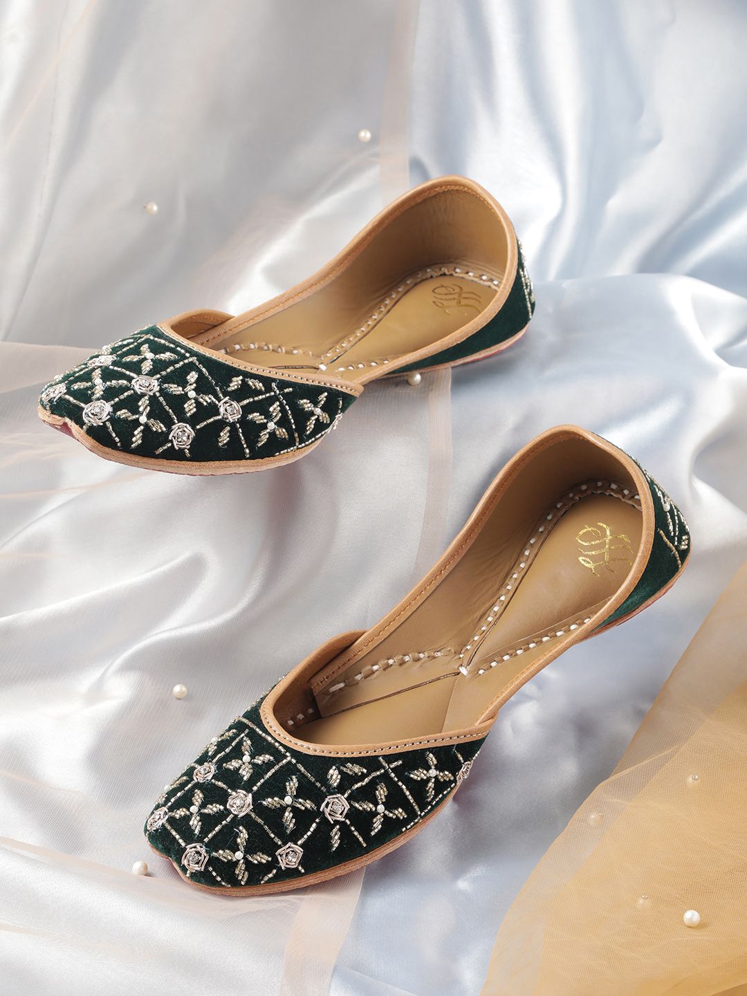 House of Pataudi Women Ethnic Embellished Mojaris