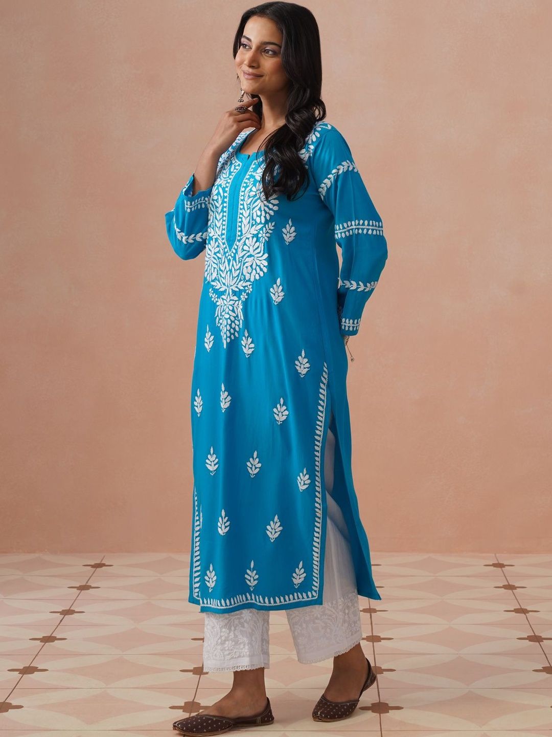 House of Chikankari Women Embroidered Chikankari Kurta