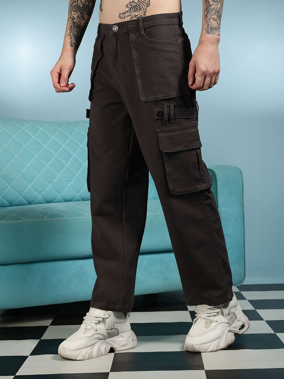 Eszett Men Relaxed Fit Cargos Trousers
