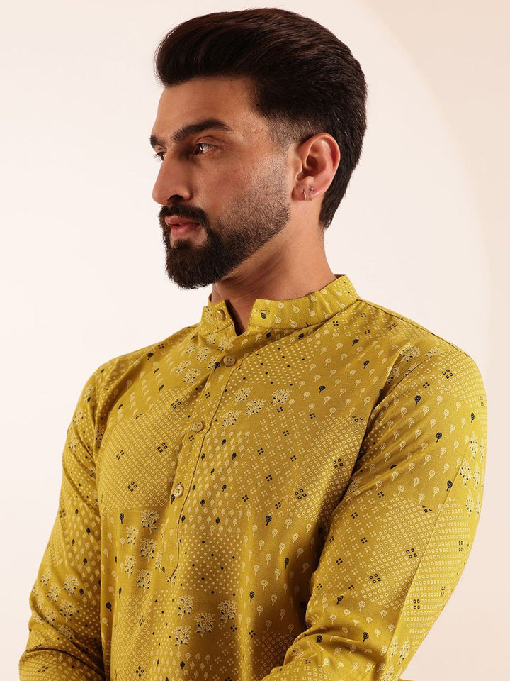 Kurta Pendek Kolar Mandarin Bercetak Motif Etnik Anouk