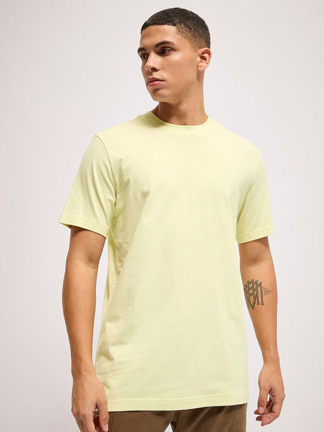 THE BEAR HOUSE Men Solid Round Neck Pure Cotton Relaxed Fit T-shirt