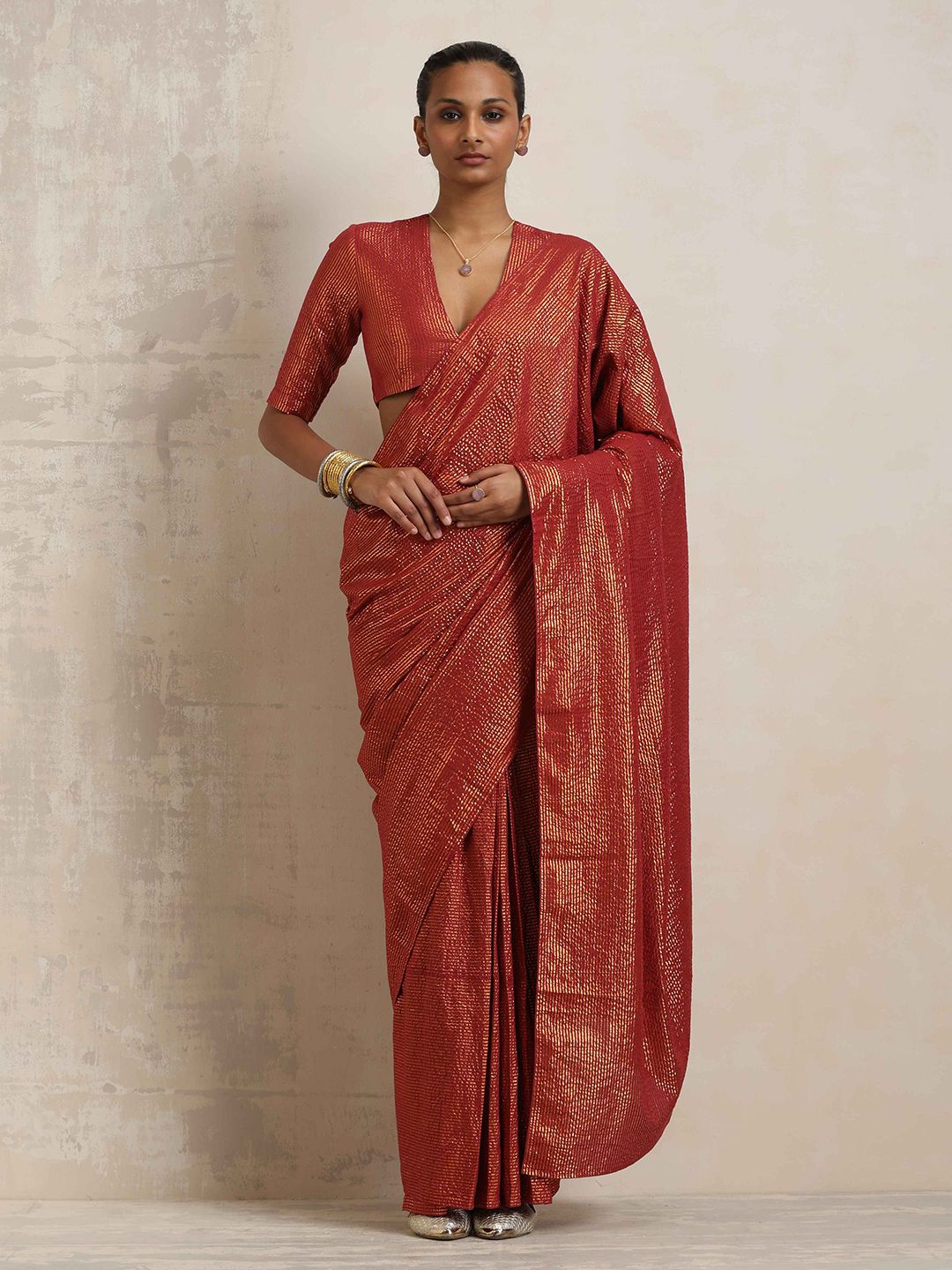 trueBrowns Maroon Gold Lurex Ready To Wear Saree