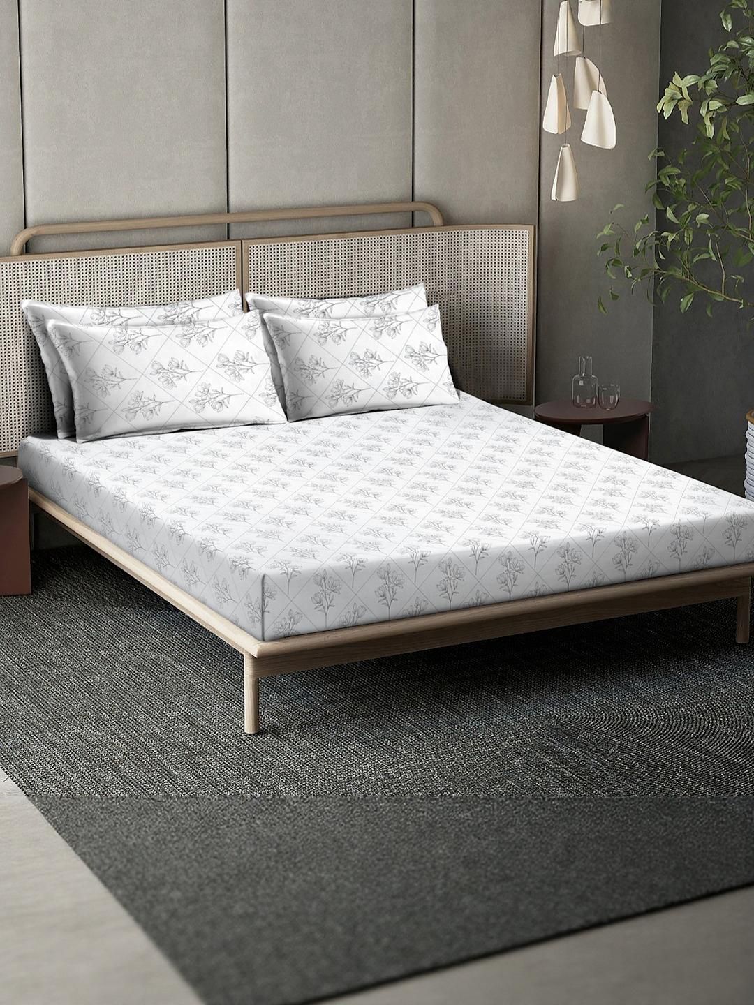 KLOTTHE Off White Printed Flat 400TC Pure Cotton Super King Bedsheet & 4 Pillow Covers