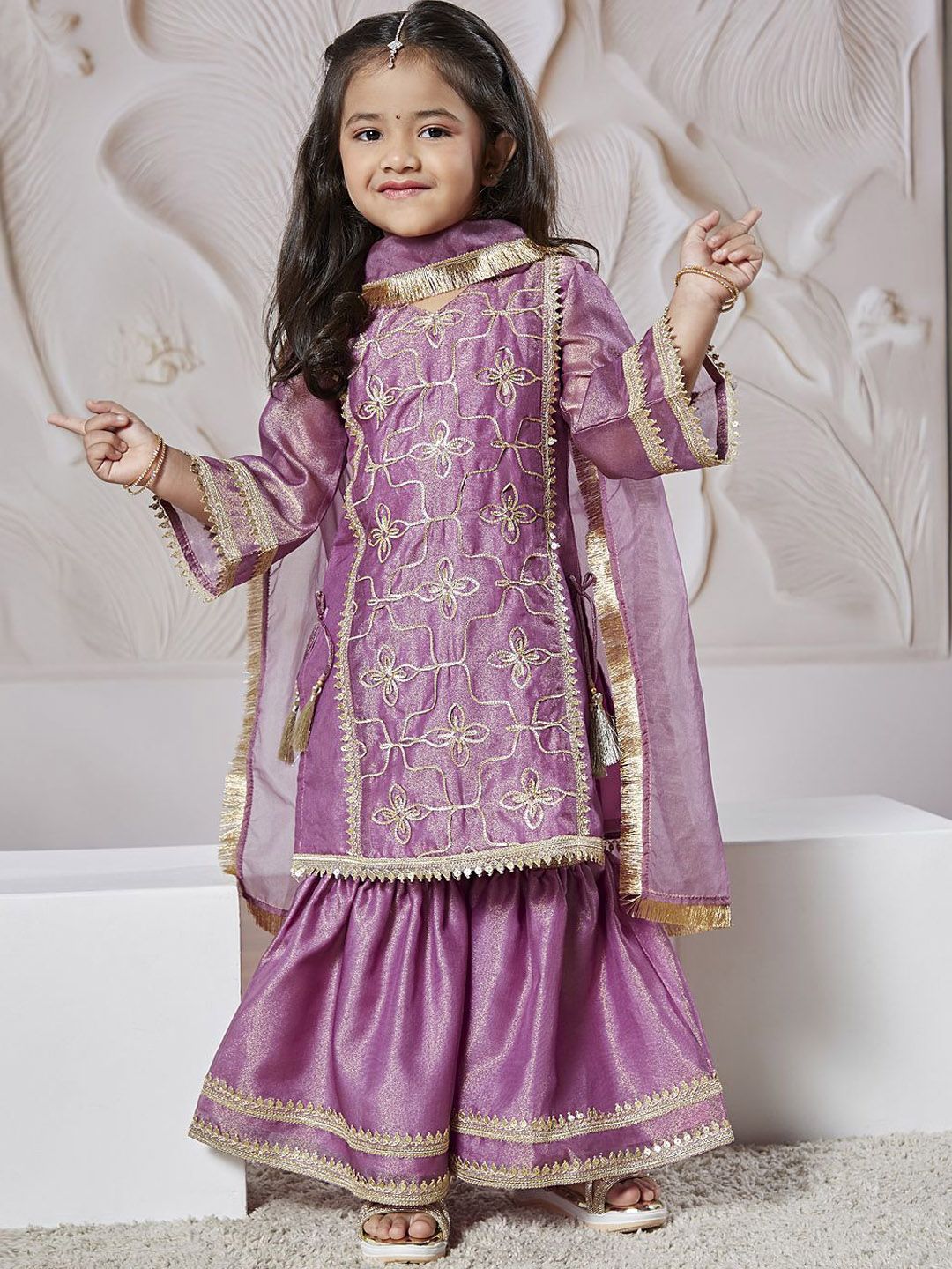 VASTRAMAY Girls Floral Embroidered Regular Sequinned Tissue Kurta & Sharara With Dupatta