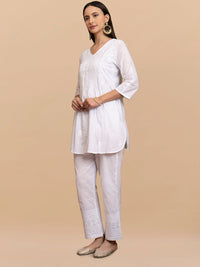 HOUSE OF KARI Floral Embroidered V-Neck Chikankari Pure Cotton A-Line Kurti