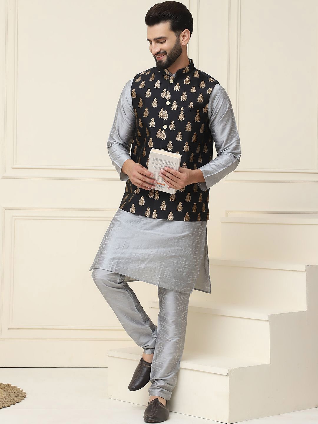 SOJANYA Mandarin Collar Kurta with Churidar With Nehru jacket