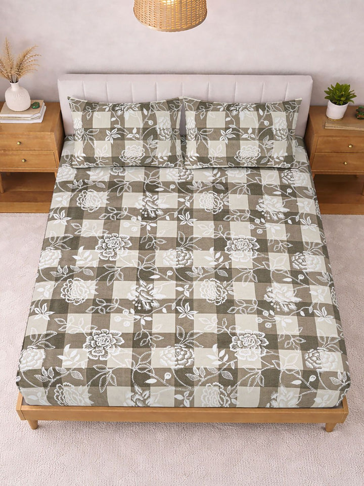 KLOTTHE Beige & White Printed 300 TC Double Bedsheet With 2 Pillow Covers- 2.5 m x 2.25 m