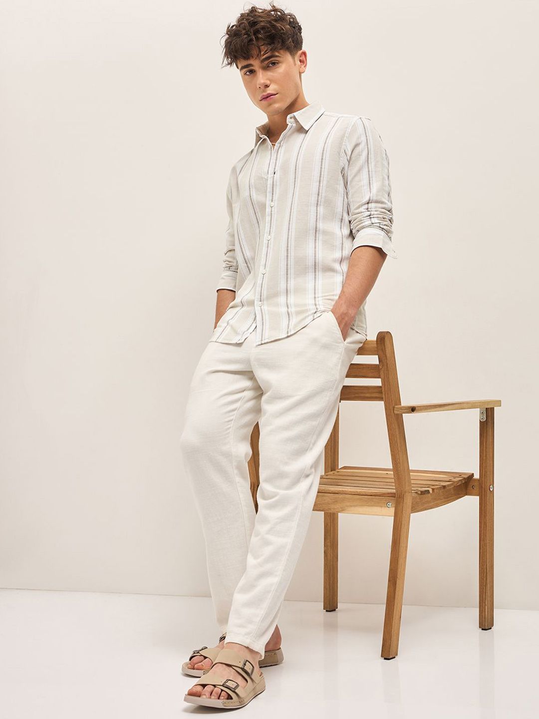 THE BEAR HOUSE Men Spread Collar Vertical Striped Cotton Slim Fit Casual Shirt