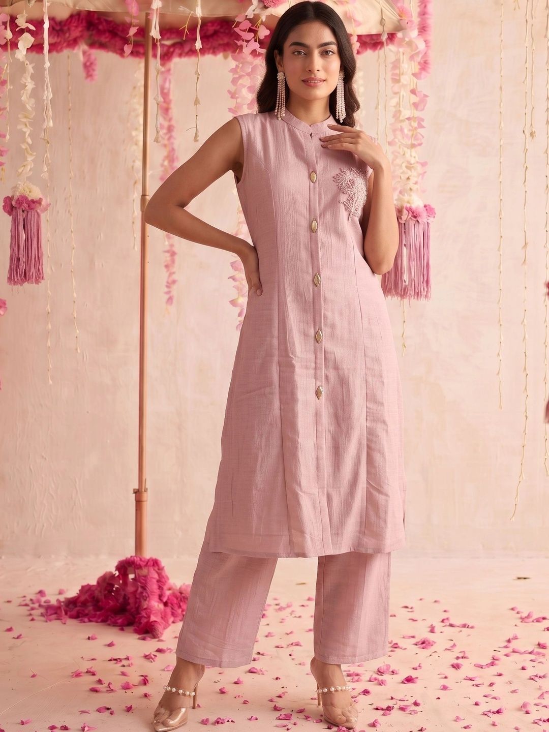 Mamicha Women Regular Thread Work Kurta with Palazzos