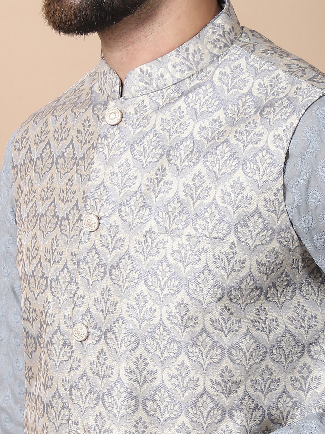 Anouk Grey Floral Sulam Benang Berfungsi Kurta Kapas Tulen dengan Jaket Churidar & Nehru