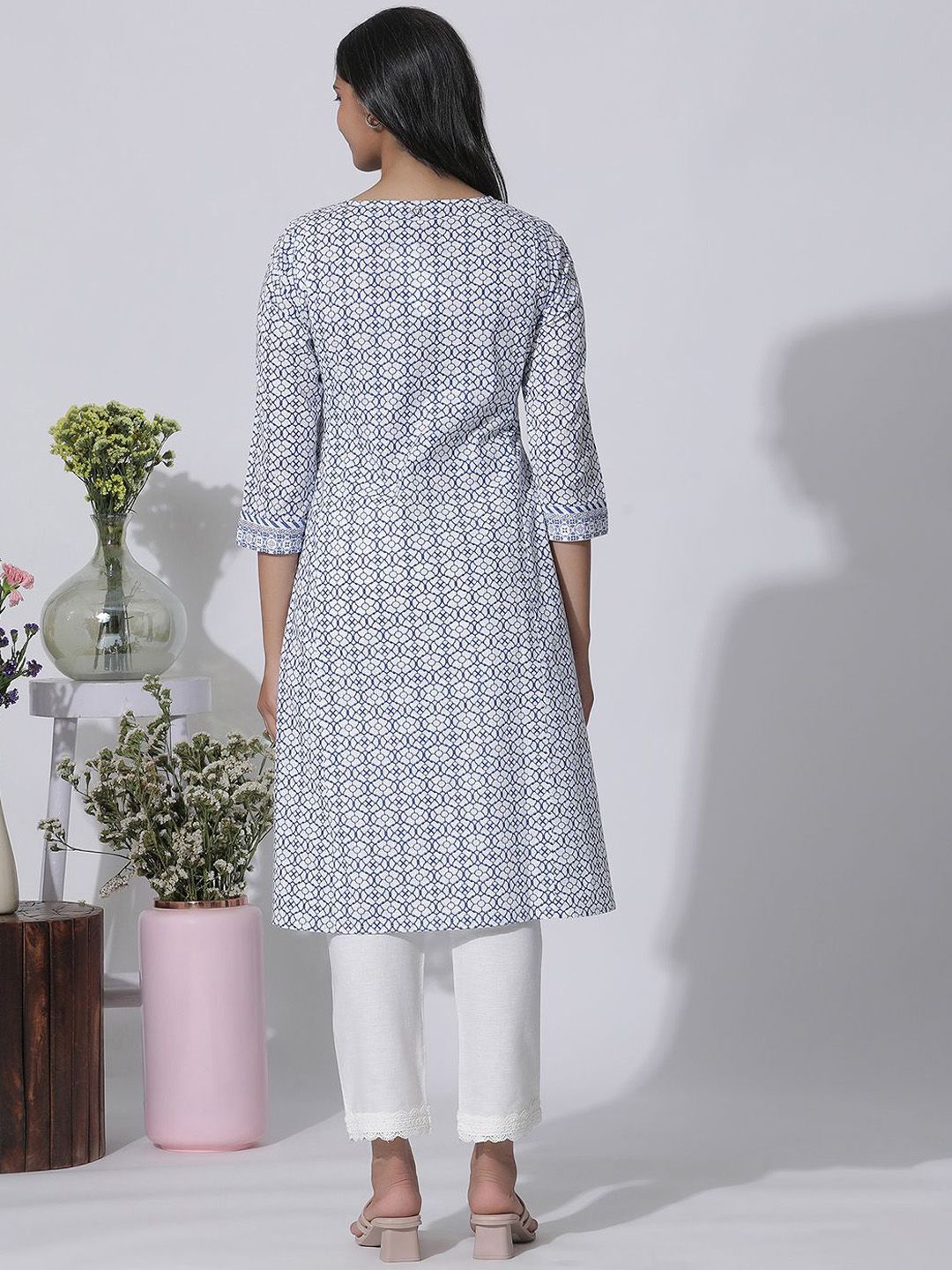 W Ethnic Motifs Printed Cotton Straight Kurta