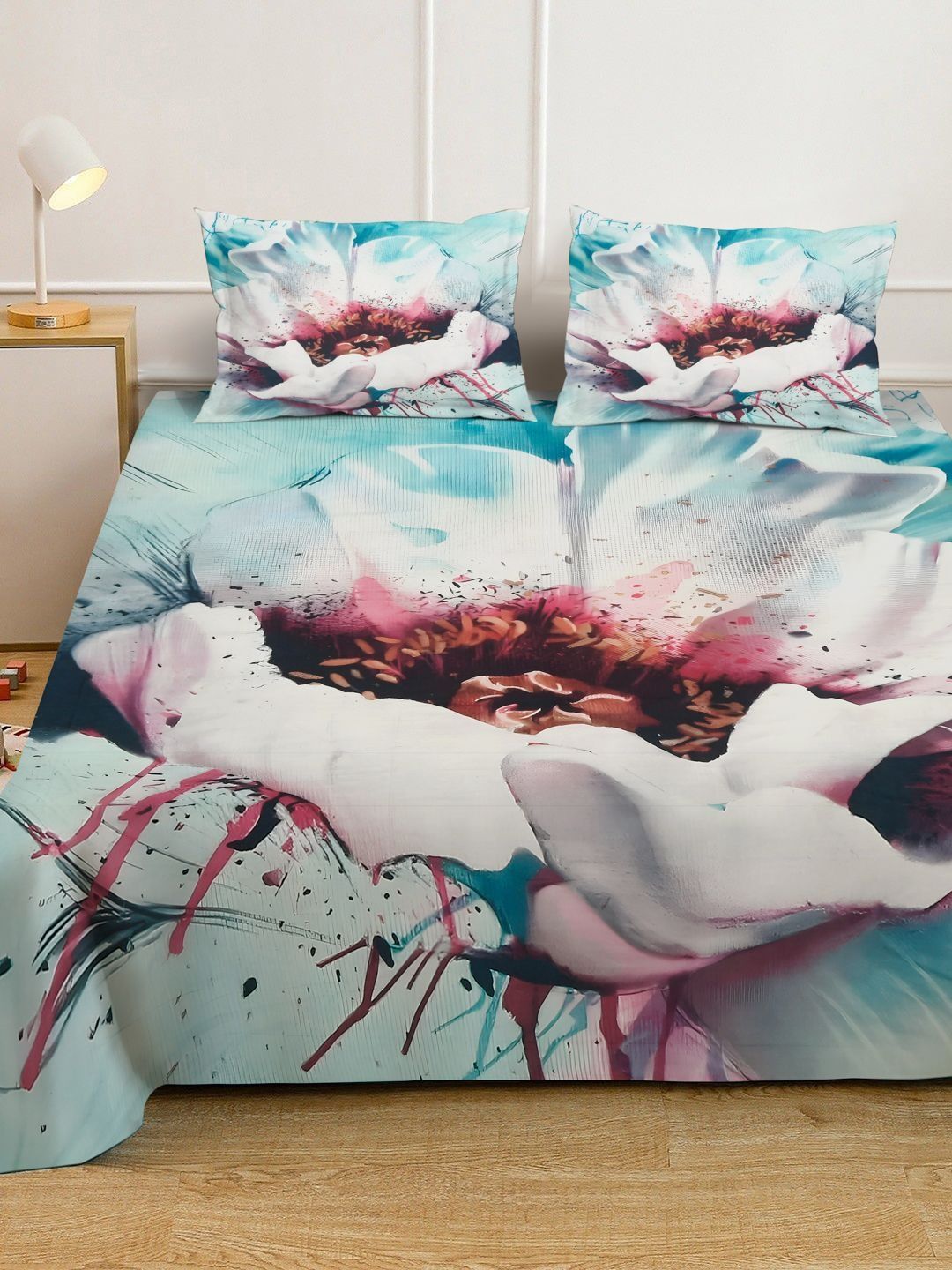 KLOTTHE Blue & Red Floral Printed Fitted 300 TC Super King Bedsheet With 2 Pillow Cover