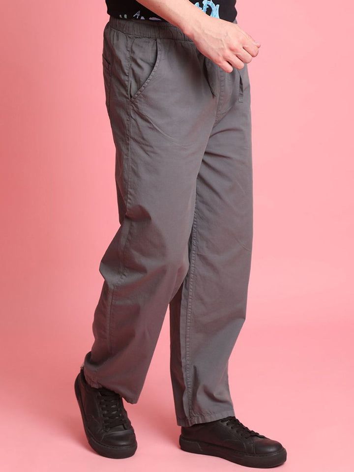 Bene Kleed Men Baggy Fit Pleated Chinos Trousers