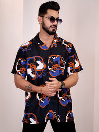 Eszett Graphic Printed Spread Collar Lengan Pendek Baju Kasual Fit Biasa