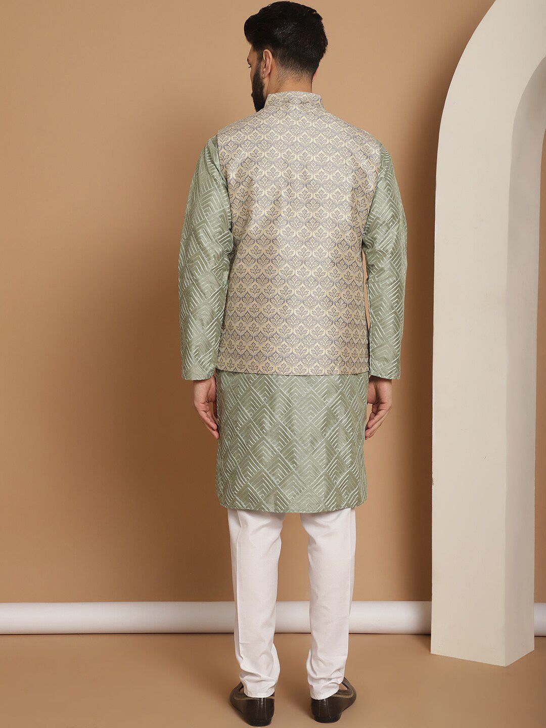 Anouk Men Geometric Embroidered Thread Work Straight Kurta With Churidar & Nehru Jacket