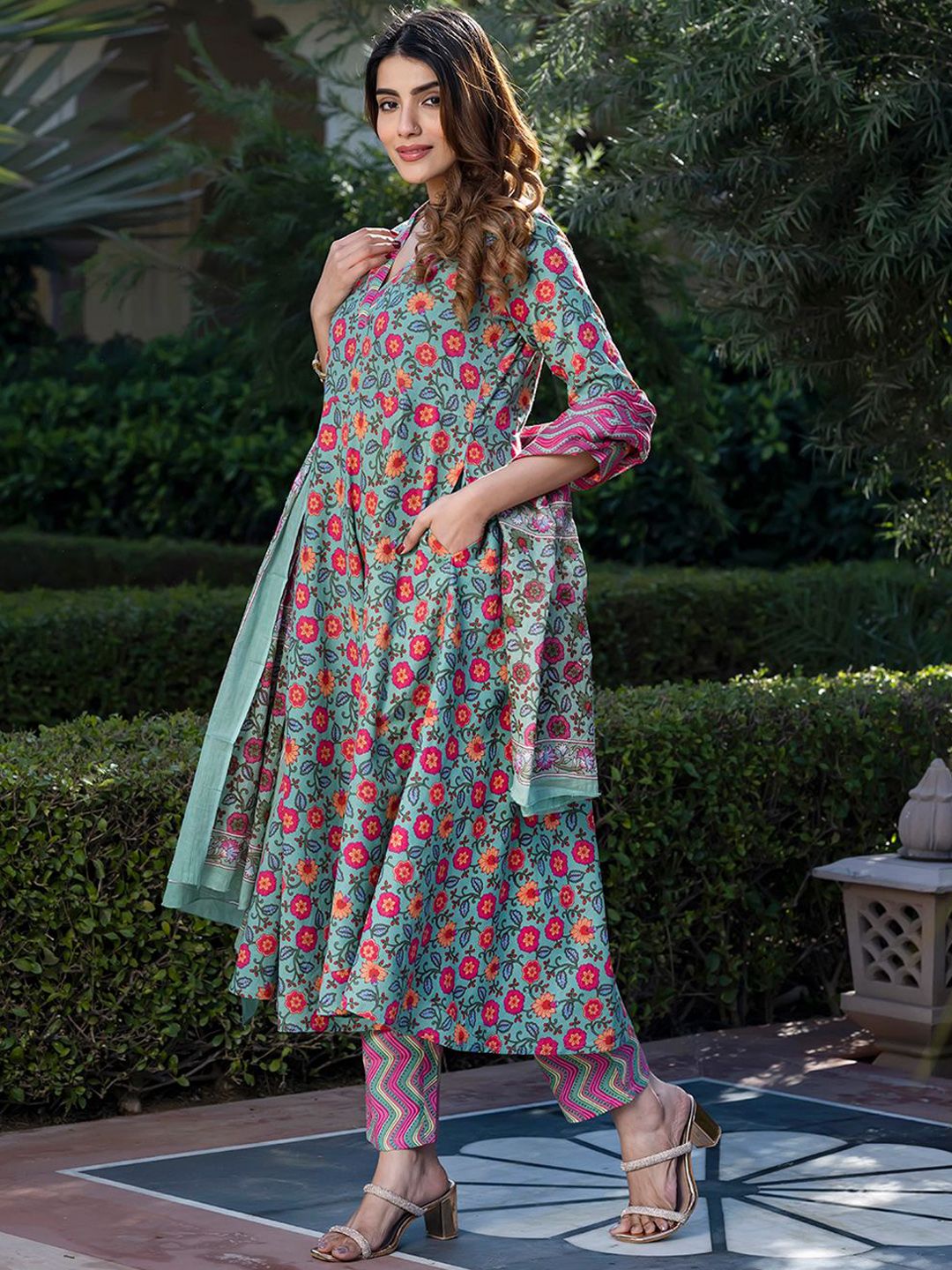 KALINI Women Floral Printed Regular Pure Cotton Kurta with Trousers & With Dupatta