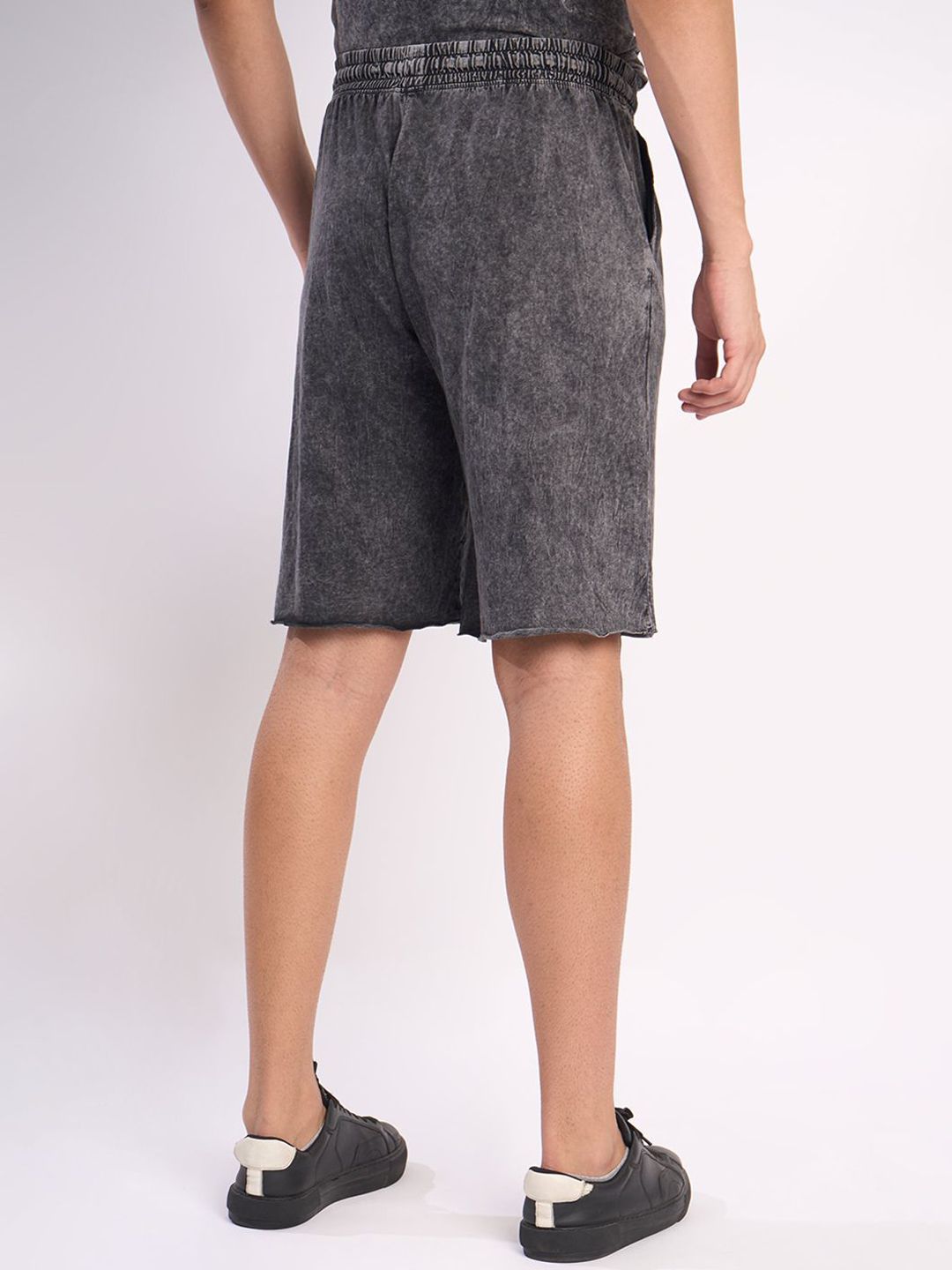 Bene Kleed Men Washed Raw Edge Shorts