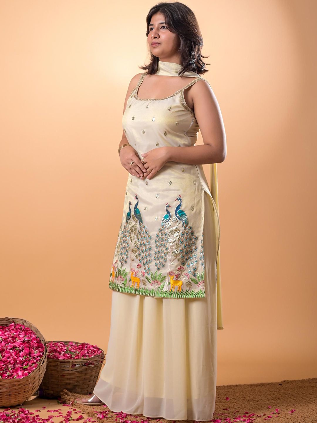 Mamicha Women Floral Embroidered Thread Work Pure Cotton Kurta with Palazzos & Dupatta