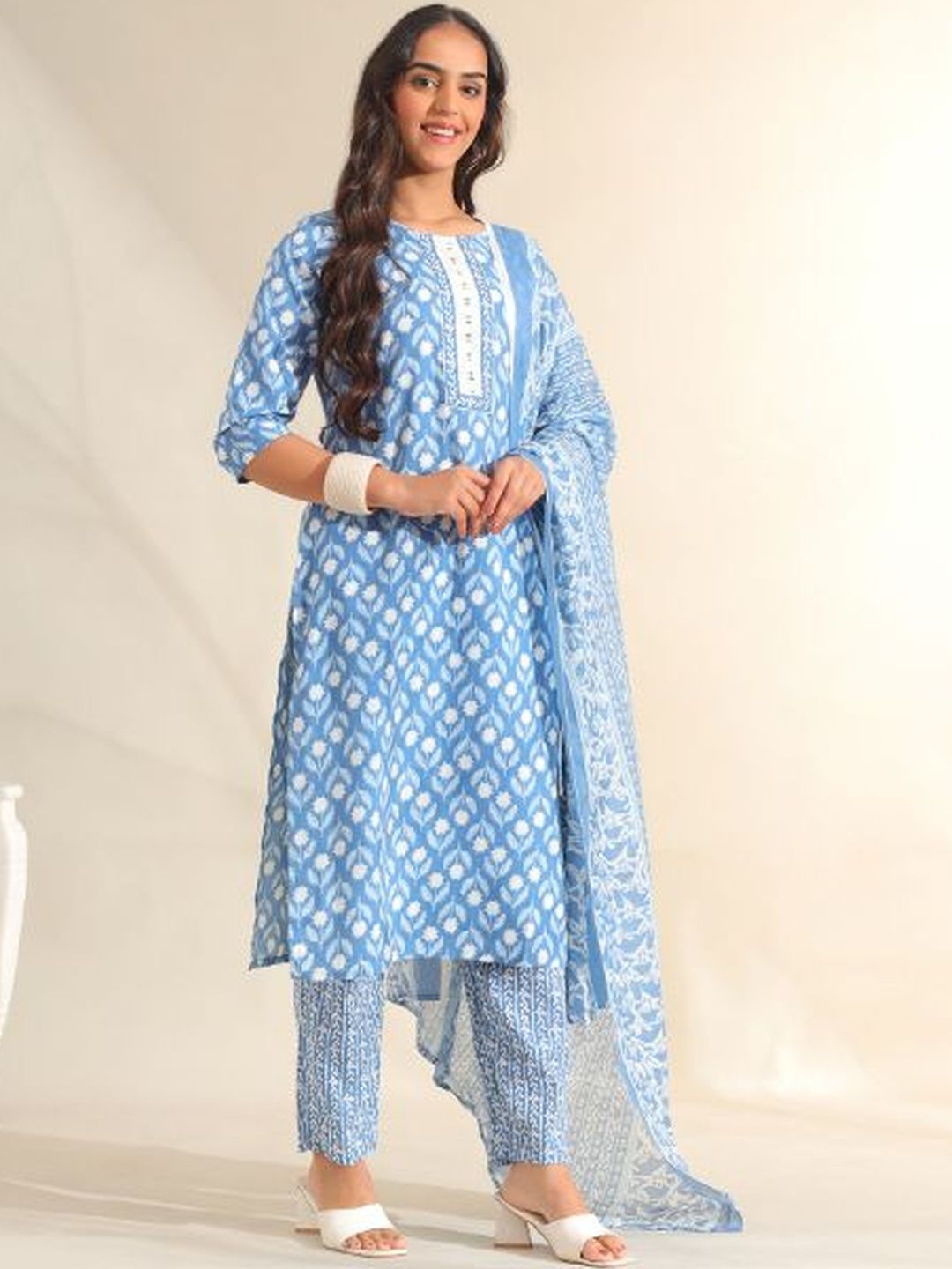 Mamicha Women Ethnic Motifs Printed Regular Thread Work Pure Cotton Kurta with Trousers & With Dupatta