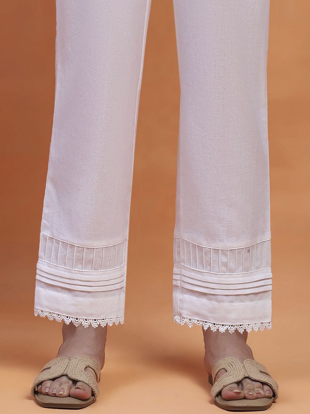 House of Chikankari Women White Cotton Solid Seluar