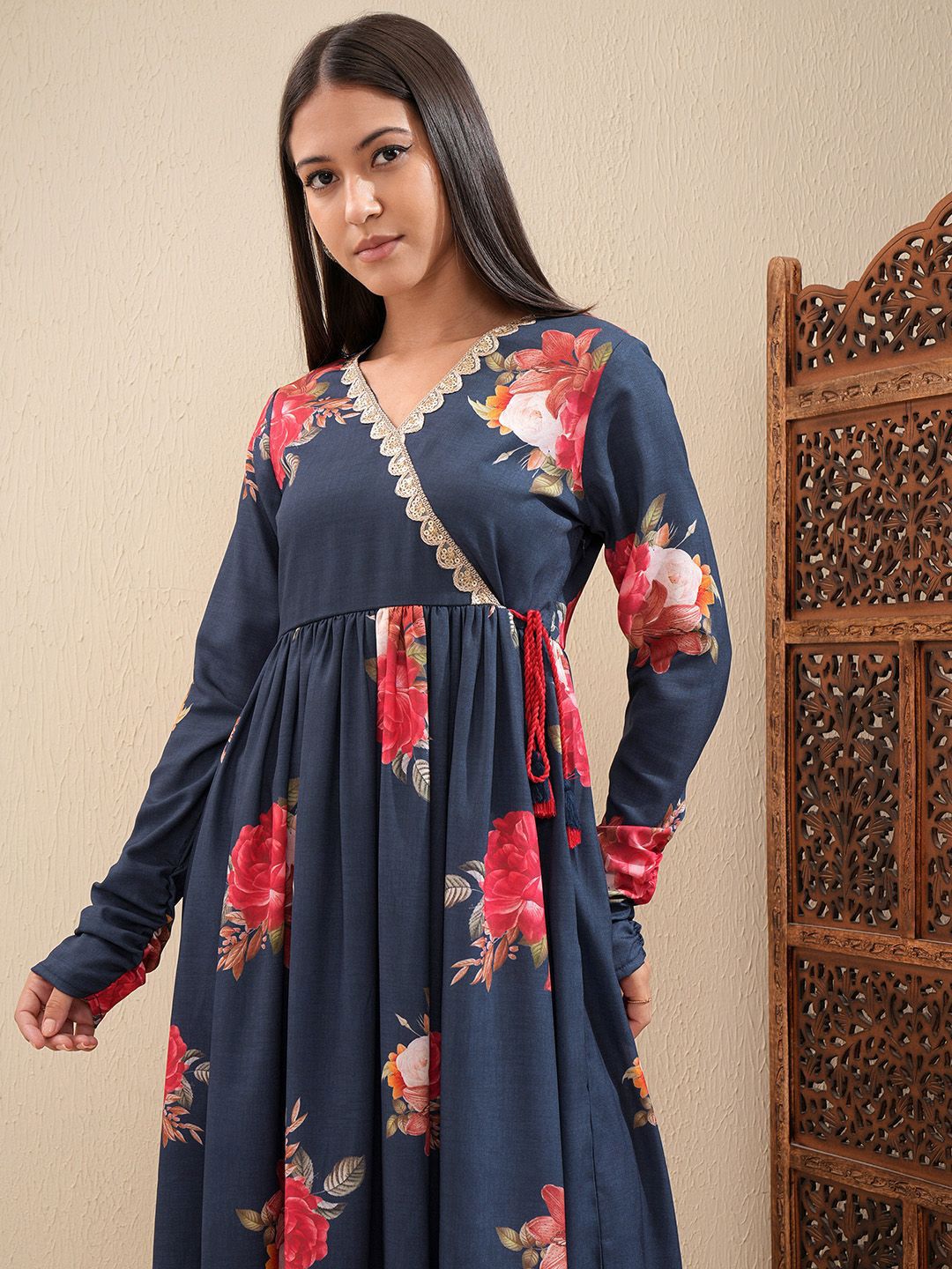 Vishudh Floral Printed Thread Work Anarkali Kurta